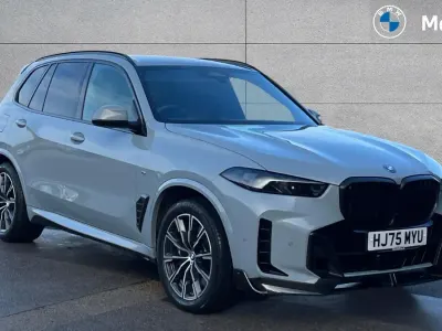 Używany BMW X5 M Sport 490 KM (360 kW) 2025 Szary SUV