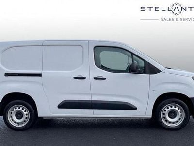 White Used 2024 Citroën Berlingo MPV | £15,495 (Fair price)