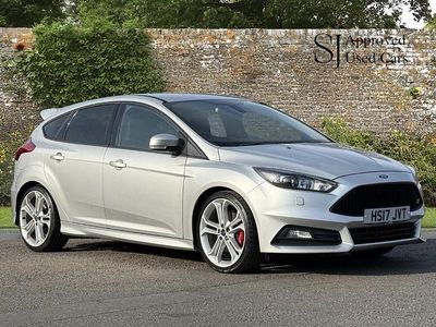 Used Ford Focus ST 250 HP (183 kW) 2017 Silver Hatchback