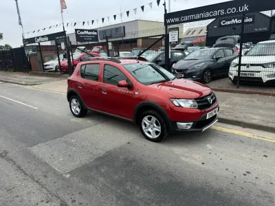 Used Dacia Sandero Ambiance 90 HP (66 kW) 2015 Red SUV