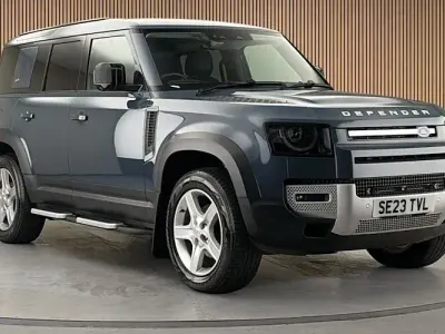 Used Land Rover Defender SE 250 HP (183 kW) 2023 Nebelquell blue SUV