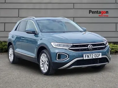 Usado VW T-Roc Style 150 HP (110 kW) 2022 Azul SUV