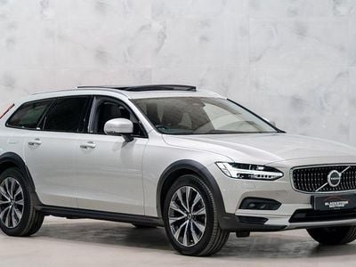 Used Volvo V90 CC 235 HP (172 kW) 2021 Gold Estate