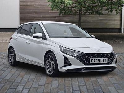 New Hyundai i20 Premium 100 HP (73 kW) 2025 White Hatchback