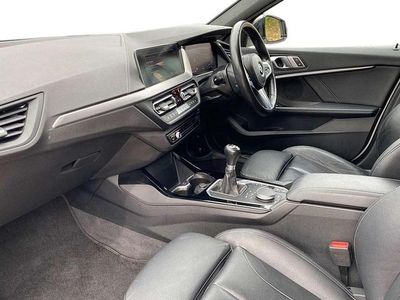 Usado BMW 116 M Sport 113 CV (83 kW) 2022 Blanco Utilitario