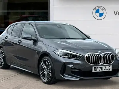 Begagnad BMW 120 M Sport 190 HK (139 kW) 2020 Grå Halvkombi