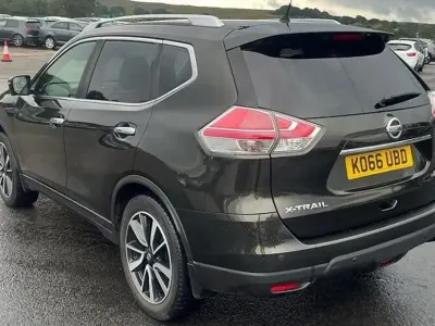 Used Nissan X-Trail Tekna 130 HP (95 kW) 2017 Green SUV