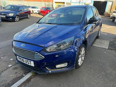 Used Ford Focus Titanium 125 HP (91 kW) 2016 Blue Hatchback