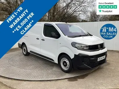 Second-hand Vauxhall Vivaro 150 CP (110 kW) 2024 Alb Monovolum