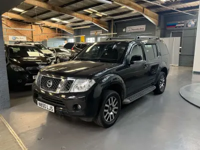 Used Nissan Pathfinder Tekna 174 HP (127 kW) 2010 Black SUV