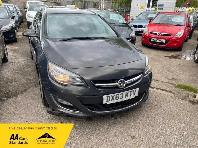 Usado Vauxhall Astra SRi 2013 Gris Familiar