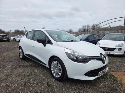 Used Renault Clio IV Expression 75 HP (55 kW) 2014 White Hatchback