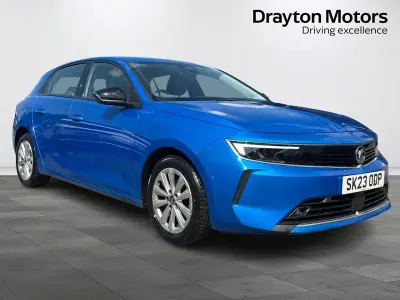 Used Vauxhall Astra Design Edition 130 HP (95 kW) 2023 Blue Hatchback