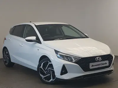 Used Hyundai i20 Premium 100 HP (73 kW) 2022 White Hatchback