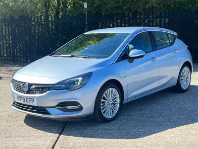 Używany Vauxhall Astra Elite 122 KM (89 kW) 2019 Srebrny Hatchback