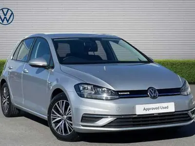 Used VW Golf VII SE 130 HP (95 kW) 2018 Silver Hatchback