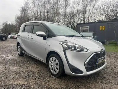 Used Toyota Sienta 116 HP (85 kW) 2026 Silver MPV