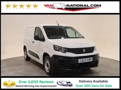 Second-hand Peugeot Partner Premium 100 CP (73 kW) 2023 Alb Monovolum