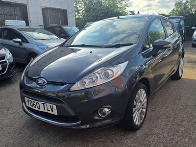 Begagnad Ford Fiesta Titanium 2010 Grå Halvkombi