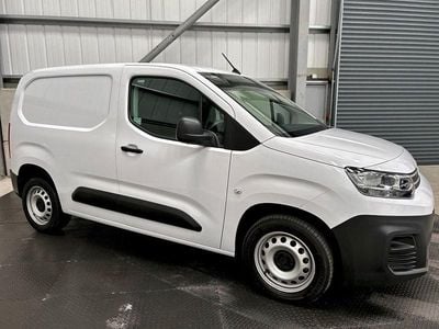 Used Citroën Berlingo 100 HP (73 kW) 2023 White MPV