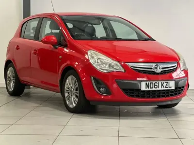Usado Vauxhall Corsa 2012 Rojo Utilitario