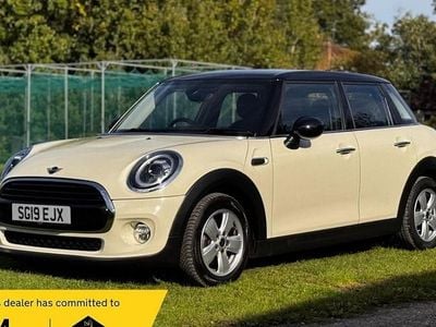 White Used 2019 Mini Cooper Classic Hatchback | £13,475 (Good price)