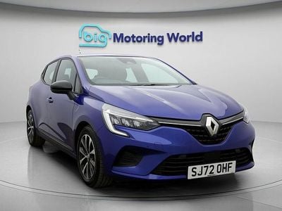 Used Renault Clio V Evolution 90 HP (66 kW) 2023 Blue Hatchback