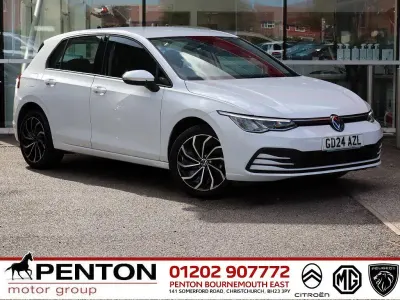 Used VW Golf VIII Life 110 HP (80 kW) 2024 White Hatchback