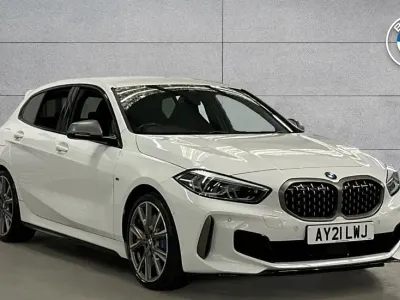 Używany BMW M135 Comfort Edition 302 KM (222 kW) 2021 Biały Hatchback