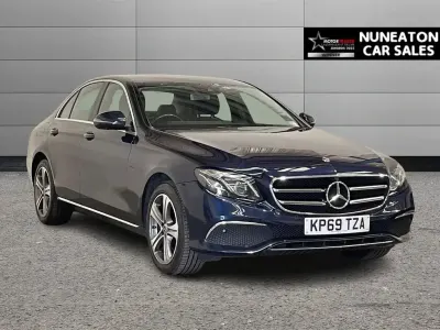 Begagnad Mercedes E220 Premium 194 HK (142 kW) 2019 Blå Sedan