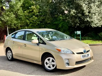 Used Toyota Prius 136 HP (100 kW) 2012 Gold Hatchback