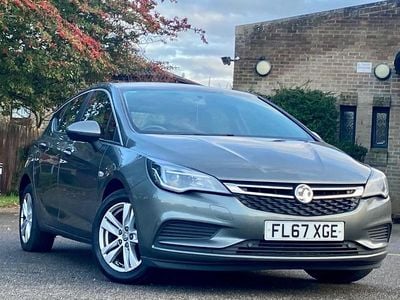 Used Vauxhall Astra Design Edition 105 HP (77 kW) 2017 Grey Hatchback