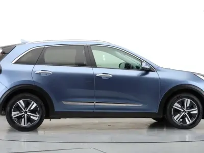 Used Kia Niro 141 HP (103 kW) 2020 Blue SUV