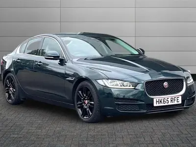 Gebraucht Jaguar XE Portfolio 240 PS (176 kW) 2016 Grün Limousine