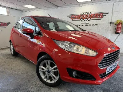 Usado Ford Fiesta Zetec 2014 Vermelho Citadino