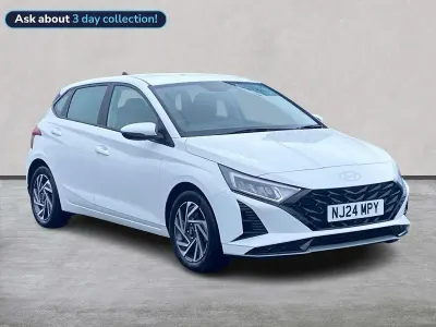 Used Hyundai i20 Advanced 100 HP (73 kW) 2024 White Hatchback