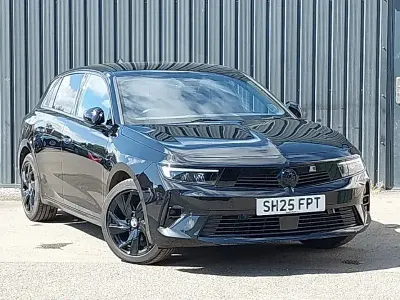 Gebraucht Vauxhall Astra 130 PS (95 kW) 2025 Schwarz Kleinwagen