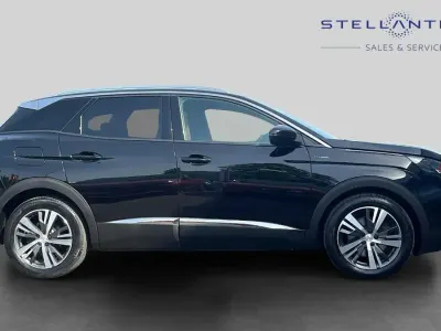 Second-hand Peugeot 3008 Allure+ 222 CP (163 kW) 2023 Negru SUV