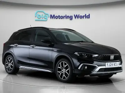 Begagnad Fiat Tipo Cross 130 HK (95 kW) 2024 Svart Halvkombi
