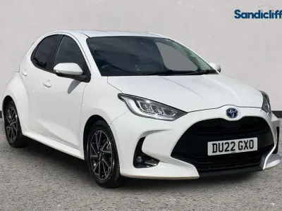 Używany Toyota Yaris Hybrid Design 116 KM (85 kW) 2024 Biały Hatchback