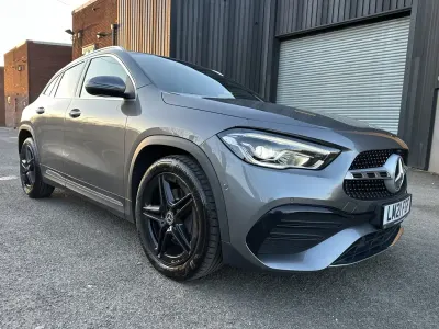 Begagnad Mercedes GLA200 AMG Line Premium 2021 Grå SUV