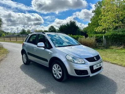 Usado Suzuki SX4 SZ3 2014 Plateado Utilitario