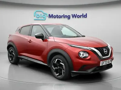 Usado Nissan Juke N-Connecta 114 HP (83 kW) 2022 Vermelho SUV