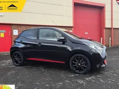 Used Toyota Aygo x-press 72 HP (52 kW) 2019 Black Hatchback