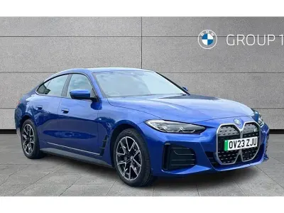 Usado BMW i4 M Sport 250 kW (340 CV) 2023 Azul Berlina