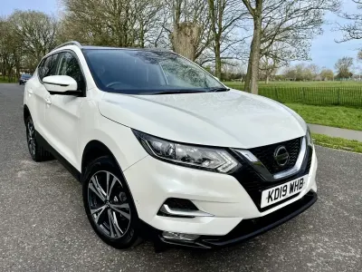 Używany Nissan Qashqai N-Connecta 115 KM (84 kW) 2019 Biały SUV