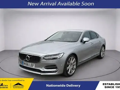 Usado Volvo S90 Inscription 190 HP (139 kW) 2016 Prateado Sedan