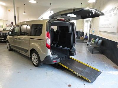 Silver Used 2016 Ford Tourneo Connect Zetec MPV | £11,950 (Expensive)