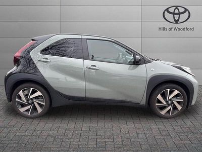 Used Toyota Aygo X 72 HP (52 kW) 2025 Green SUV