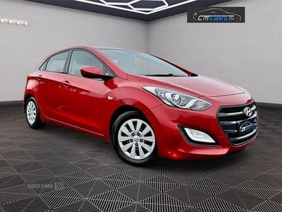 Red Used 2015 Hyundai i30 Hatchback | £2,475
